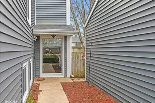 30W021 Danbury Dr, Warrenville, IL 60555 - Photo 13