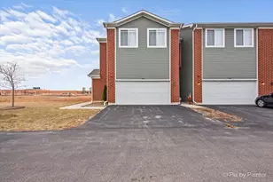 940 Gillespie Ln, Yorkville, IL 60560 - Photo 1