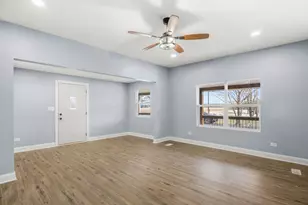 2402 N 41st Rd, Sheridan, IL 60551 - Photo 9