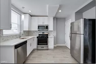 654 E 105th St, Chicago, IL 60628 - Photo 7