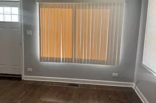 654 E 105th St, Chicago, IL 60628 - Photo 3