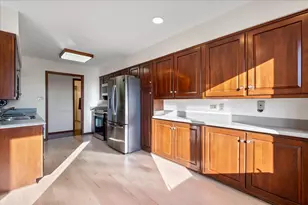 6400 N Cicero Ave, Lincolnwood, IL 60712 - Photo 13