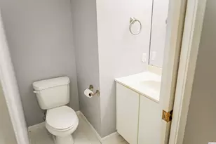 2501 Lindsey Ct, Quincy, IL 62305 - Photo 9