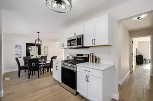 1100 N Warwick Circle, Hoffman Estates, IL 60169 - Photo 7