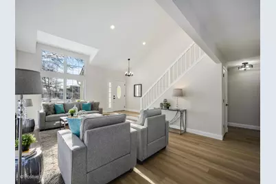 1100 N Warwick Circle, Hoffman Estates, IL 60169 - Photo 3