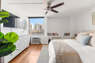 1455 N Sandburg Terrace, Chicago, IL 60610 - Photo 13