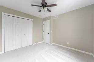 11173 Downing Ln, Roscoe, IL 61073 - Photo 15