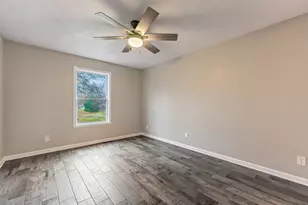 11173 Downing Ln, Roscoe, IL 61073 - Photo 7