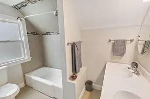 1020 Woodlawn Ave, Waukegan, IL 60085 - Photo 17