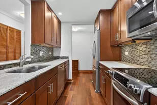 907 Curtiss St, Downers Grove, IL 60515 - Photo 5