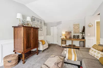 1106 Stratford Court #D, Elgin, IL 60120 - Photo 5