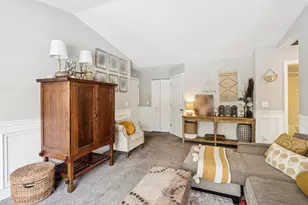 1106 Stratford Ct, Elgin, IL 60120 - Photo 5