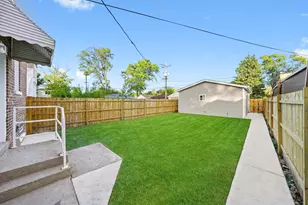 11925 S Lafayette Ave, Chicago, IL 60628 - Photo 23