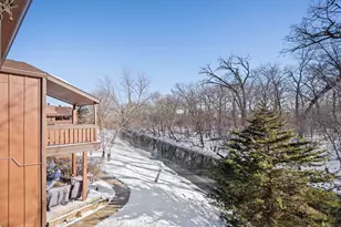 1S055 Spring Rd, Oakbrook Terrace, IL 60181 - Photo 21