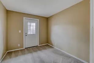 17 S Bartlett Rd, Streamwood, IL 60107 - Photo 9