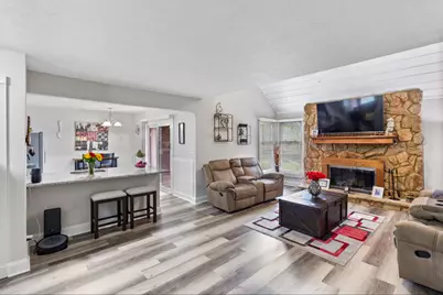 5051 Woodlake Drive, Loves Park, IL 61111 - Photo 9