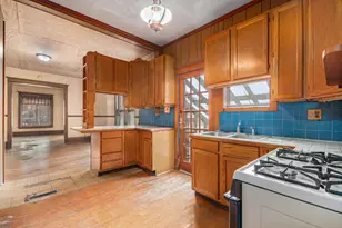 919 Clay St, Woodstock, IL 60098 - Photo 9