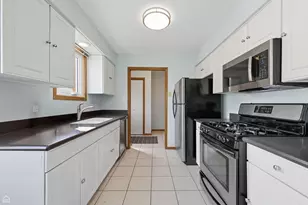 2550 W 112th St, Chicago, IL 60655 - Photo 13