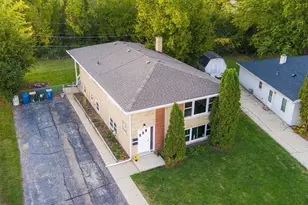 286 Wayne Ct, Bartlett, IL 60103 - Photo 3