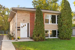 286 Wayne Ct, Bartlett, IL 60103 - Photo 1