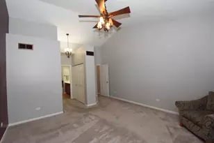 600 Countryfield Ln, Elgin, IL 60120 - Photo 23