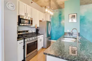 1122 W Catalpa Ave, Chicago, IL 60640 - Photo 7