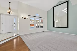 607 Wainsford Dr, Hoffman Estates, IL 60169 - Photo 3