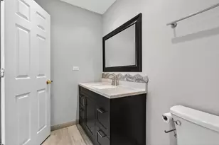 607 Wainsford Dr, Hoffman Estates, IL 60169 - Photo 31