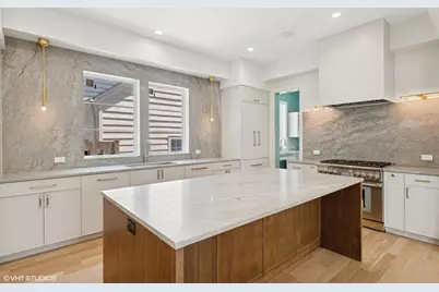 146 Sterling Lane, Wilmette, IL 60091 - Photo 3