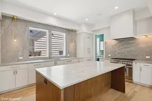 146 Sterling Ln, Wilmette, IL 60091 - Photo 3