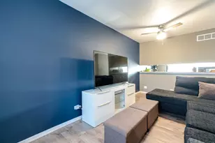 [Address not provided], Elgin, IL 60120 - Photo 7