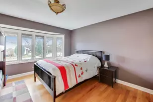 211 Briarwood Pass, Oak Brook, IL 60523 - Photo 17