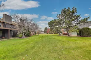 211 Briarwood Pass, Oak Brook, IL 60523 - Photo 39