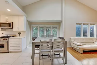 211 Briarwood Pass, Oak Brook, IL 60523 - Photo 13