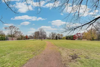 211 Briarwood Pass, Oak Brook, IL 60523 - Photo 43