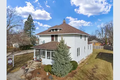 607 W Burbank Street, Harvard, IL 60033 - Photo 1