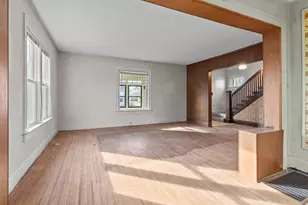 607 W Burbank St, Harvard, IL 60033 - Photo 5