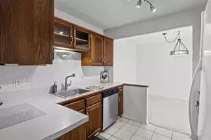 850 Wellington Ave, Elk Grove Village, IL 60007 - Photo 5