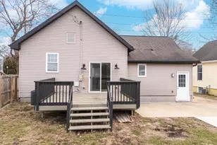 1006 N Morris Ave, Bloomington, IL 61701 - Photo 7