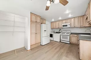 8719 Olympic Dr, Bridgeview, IL 60455 - Photo 7