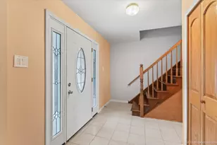 8305 S 85th Ct, Hickory Hills, IL 60457 - Photo 3