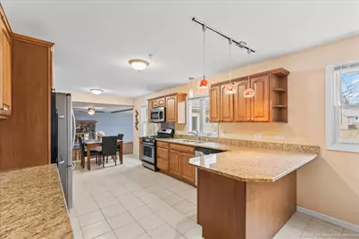 8305 S 85th Court, Hickory Hills, IL 60457 - Photo 7