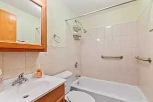 8305 S 85th Ct, Hickory Hills, IL 60457 - Photo 21