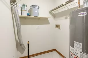 19211 Elm Dr, Country Club Hills, IL 60478 - Photo 9