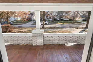 1906 E Taylor St, Bloomington, IL 61701 - Photo 5