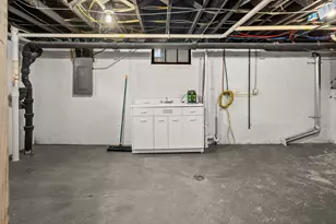 1906 E Taylor St, Bloomington, IL 61701 - Photo 33