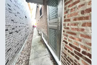3021 W 38th Street, Chicago, IL 60632 - Photo 3