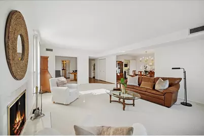 640 Winnetka Mews #405, Winnetka, IL 60093 - Photo 3