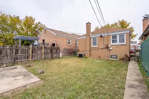 7920 S Mozart St, Chicago, IL 60652 - Photo 9