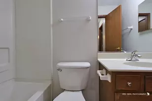 444 E Camden Ln, Round Lake Beach, IL 60073 - Photo 19